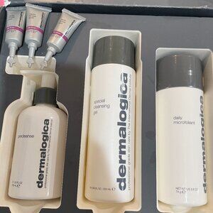 Dermalogica Cleanse and Glow Set with free Rapid Reveal Peel